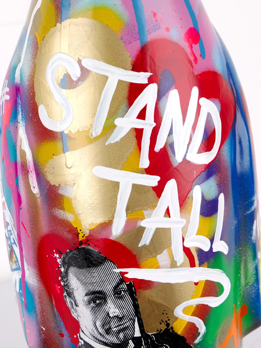 Stand Tall - Penguin (Detail1)