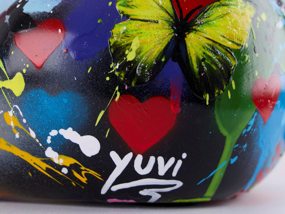 Bulldog - Love Always Wins (Detail2)