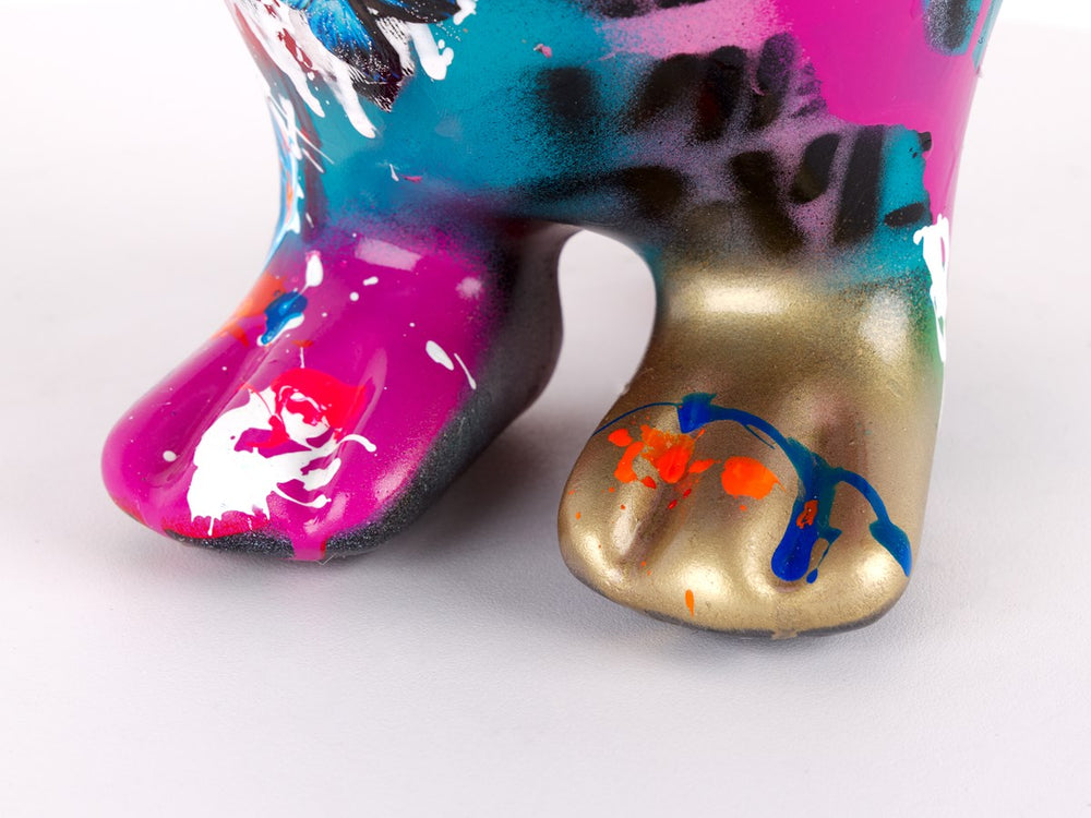 Stand Tall - Penguin (Detail2)